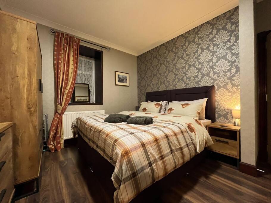 The Nook Crieff - Central 2-Bed With Garden :) Экстерьер фото
