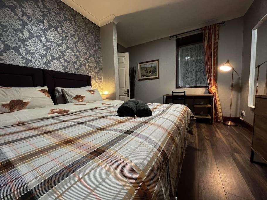 The Nook Crieff - Central 2-Bed With Garden :) Экстерьер фото