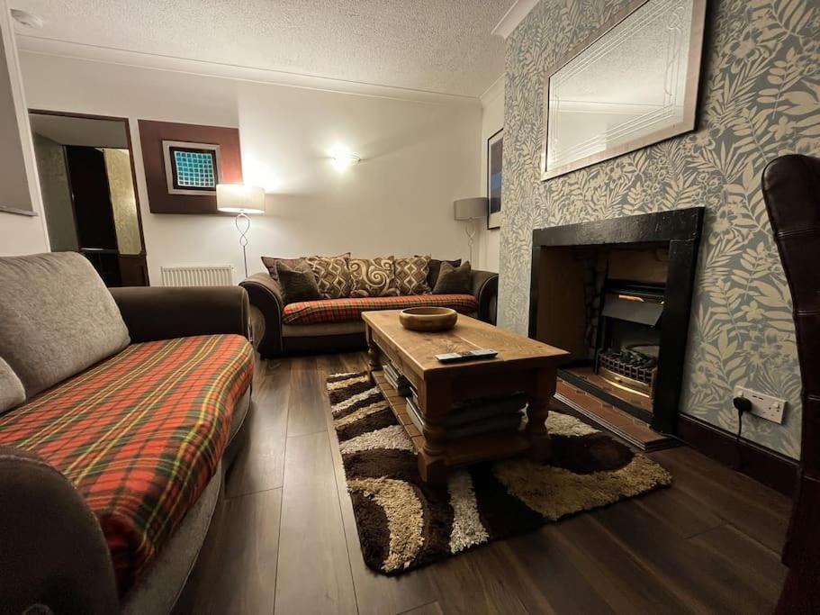 The Nook Crieff - Central 2-Bed With Garden :) Экстерьер фото